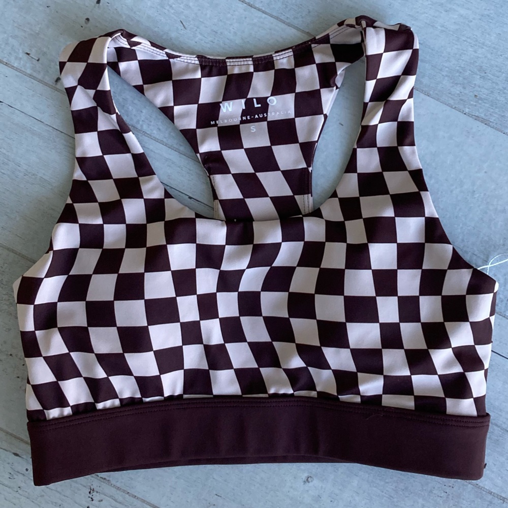New Wilo Women’s athletic bra different sizes color multi